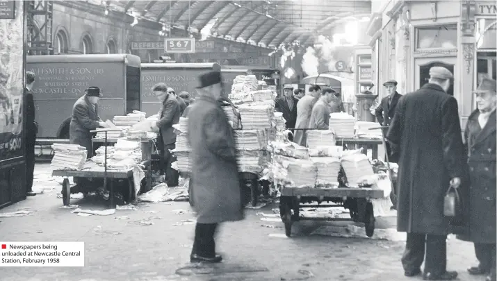  ??  ?? ■ Newspapers being unloaded at Newcastle Central Station, February 1958