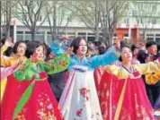  ?? REUTERS ?? Ready for a peace tango? North Koreans perform a dance.