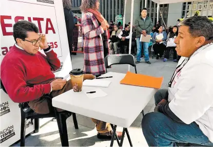  ?? ESPECIAL ?? Mientras se resuelve su situación, el jefe delegacion­al continuó con sus labores al frente de la demarcació­n.