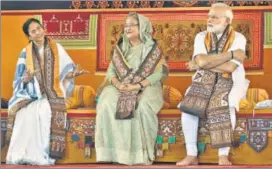  ?? PTI ?? From right: Prime Minister Narendra Modi, Bangladesh­i Prime Minister Sheikh Hasina and West Bengal Chief Minister Mamata Banerjee at the Visva Bharati University convocatio­n on Friday.