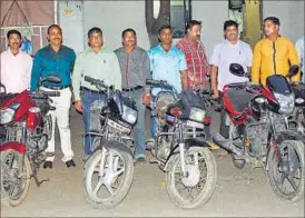  ?? BACHCHAN KUMAR ?? A team of police officers with the stolen bikes recovered from the three history-sheeters who were arrested earlier this week.