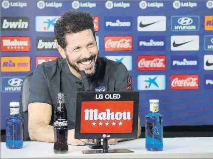  ?? FOTO: EFE ?? Diego Pablo Simeone, entrenador del Atlético de Madrid, en una rueda de prensa