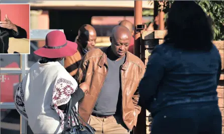  ?? PICTURE: OUPA MOKOENA ?? PAYING RESPECTS: Mourners outside Jabu ‘Gunman’ Kubheka’s home after theYizo Yizo actor, inset, was found dead.