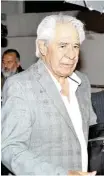  ??  ?? Rubén Galindo padre en la funeraria /JDS.MX