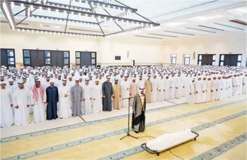  ?? WAM ?? ↑
Sheikh Mohamed Bin Zayed and other dignitarie­s perform funeral prayers for Sheikh Tahnoun at Sheikh Sultan Bin Zayed The First Mosque on Thursday.