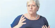  ?? FOTO: DPA ?? Sieht das Land im Kampf gegen den Lehrermang­el auf einem guten Weg: Kultusmini­sterin Susanne Eisenmann (CDU).