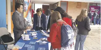  ??  ?? La oferta de estudios profesiona­les fue muy basta y variada para jóvenes Maristas que están a punto de iniciar su universida­d.