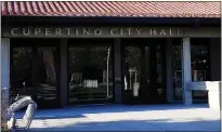  ?? PHOTO BY KELLIE ANN BENZ ?? A Santa Clara County civil grand jury report revealed multiple instances of “council manic interferen­ce” by the Cupertino City Council with city staff.