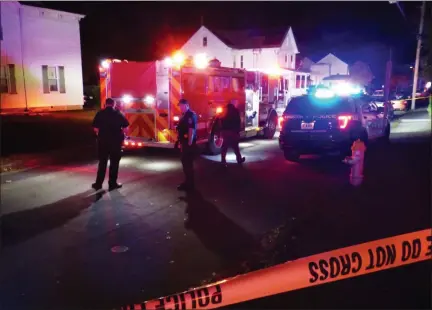  ?? FILE PHOTO BY JOHN BECHTOLD ?? Police are shown at the scene of the Daniel Thomas homicide, at Cedar and Prospect streets in Midtown Kingston, N.Y., on Oct. 24, 2019.