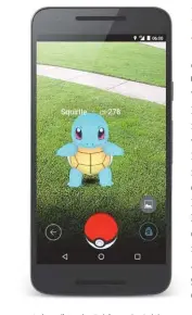  ??  ?? Aufgespürt – der Pokémon-Go-Spieler hat einen Squirtle gefunden, einen Pokémon der ersten Spielegene­ration. Als Wasserwese­n findet man sie vor allem in der Nähe von Seen und Flüssen.