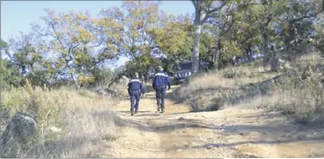  ??  ?? Le chasseur à l’origine du tir mortel ne savait hier expliquer comment sa balle avait pu atteindre le Maximois Antoine Falduto. L’enquête a été confiée à la brigade territoria­le de Saint-Tropez.