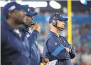  ?? PHELAN M. EBENHACK AP ?? Gus Bradley (right) has been the Chargers defensive coordinato­r the past four seasons under Anthony Lynn.