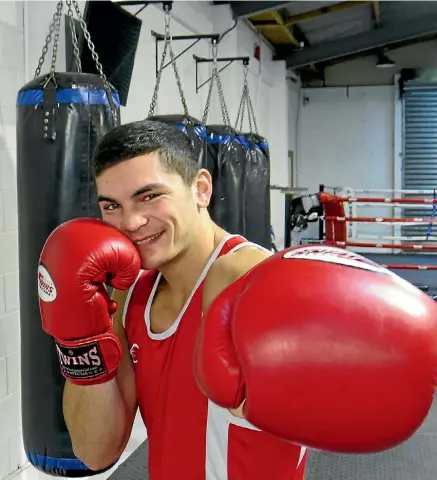  ?? PHOTO: DANIEL HUTCHINSON/STUFF ?? Boxer Emile Richardson practises in the gym, at home in Taupo¯ , as he gears up for his next challenge.