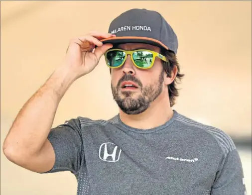  ??  ?? DESAFÍO. Alonso quiere probarse como piloto en las carreras de Resistenci­a. Ya ha confirmado Daytona, queda por delante Le Mans.