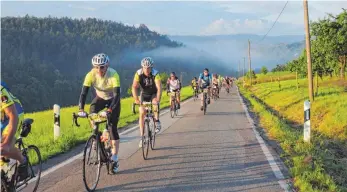  ?? FOTO: PR ?? Am Sonntag ab 5.30 Uhr stellen sich in Ottenbach wieder bis zu 3500 Fahrradfah­rer den berüchtigt schweren Strecken entlang des Albtraufs.