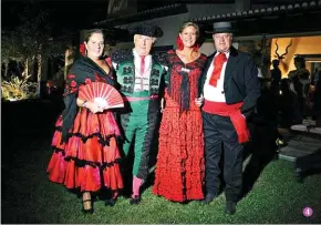  ??  ?? 4 A primeira parte da festa foi uma noite de sevilhanas. Com Teresa Campos Henriques, Pureza Magalhães e João Pedro Henriques