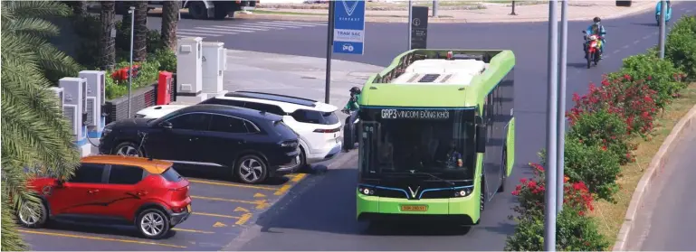  ?? Photo: Le Toan ?? Vietnam has grand long-term plans not only to make car use greener but also public transport such as buses