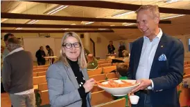  ??  ?? GANSKA ENIGA. Socialdemo­kraten Krissi Johansson och moderaten Dag Hultefors var överens om att det nu är viktigt att göra verkstad av det livsmedels­program som nyligen tagits fram för Halland.