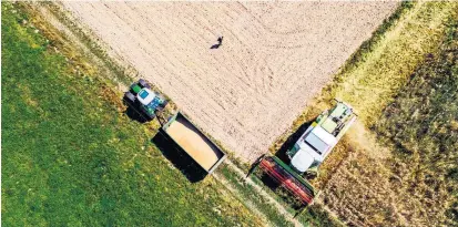  ??  ?? Mit den vorgesehen­en Mittelkürz­ungen eckt die EU-Kommission bei Österreich­s Landwirten an.