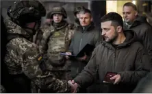  ?? (Photo AFP) ?? Volodymyr Zelensky s’est déplacé dans le Donbass hier.