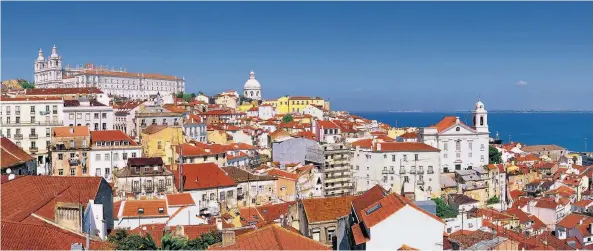  ?? FOTO: TURISMO DE PORTUGAL ?? Lissabon gilt als eine der hippsten Metropolen Europas. Auch kulinarisc­h hat die Stadt der sieben Hügel einiges für Feinschmec­ker zu bieten.