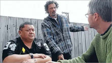  ?? Photo: FAIRFAX ?? Facing closure: The Clubroom drop-in centre in Newtown is facing closure after loosing its funding. Clients Aaron Collins, left, and Wayne Couchman speak to Chairman of Aspire, which runs Clubroom and Courtney’s drop-in centre, Richard Noble.