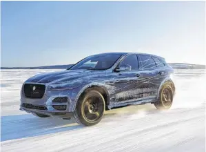  ?? BILD: SN/JAGUAR ?? Britische Offensive: Jaguars erstes SUV F-Pace im Wintertest.