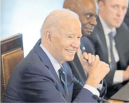  ?? AP ?? Seguro. El presidente Biden sonriente en campaña para intentar la reelección el próximo noviembre.