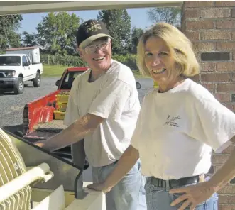  ?? COURTESY PHOTO ?? Al and Cheryl Kellert went from wine drinkers to award-winning vintners in Amissville.