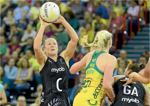  ?? GETTY IMAGES ?? Laura Langman provides the Silver Ferns with a huge lift in the midcourt and will only be better for her return to the national side.