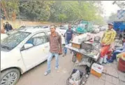  ?? BIPLOV BHUYAN/HT PHOTO ?? A special task force constitute­d in April last year to enforce the Supreme Court order to rid encroachme­nts from public spaces found that there were encroachme­nts in Delhi’s arterial roads.