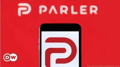  ??  ?? The Parler app is a conservati­ve alternativ­e to Twitter