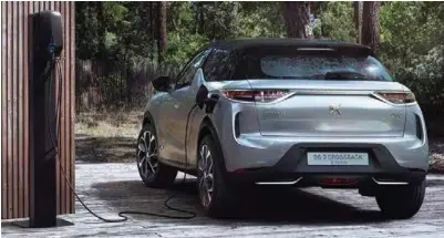  ?? FOTO: DS ?? Tøft design og bra rekkevidde, er stikkord for den nye elbilen fra DS, DS 3 Crossback E-tense.