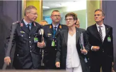  ?? FOTO: DPA ?? Annegret Kramp-Karrenbaue­r beim Nato-Treffen in Brüssel: Über ihren Vorstoß für eine UN-Truppe in Nordsyrien wird weiter diskutiert.