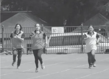  ?? Photo by Rosa Moresto ?? CITY HALL MINI OLYMPICS.Employees of City Hall enjoys a day full of fun as they compete in this year’s mini-olympic at the Baguio Athletic Bowl.