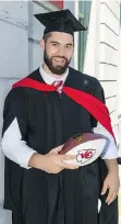  ?? VINCENT ETHIER ?? NFL player Laurent Duvernay-Tardif receives his doctorate of medicine from McGill University on Tuesday.