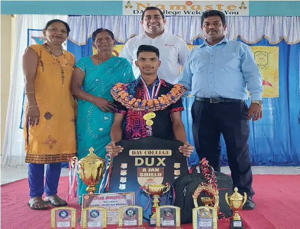 RAVNEEL’S SACRIfiCE SCORES DUX Shield - PressReader