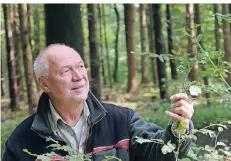  ?? RP-FOTO: ARCHIV ?? Der Wald war und ist sein Zuhause: Hanns-Karl Ganser wird Vorsitzend­er des Fördervere­ins Walderlebn­ispfad.