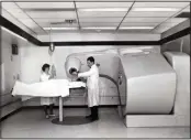  ?? PHOTOGRAPH COURTESY OF THE YALE-NEW HAVEN HOSPITAL ARCHIVE ?? A six-millionele­ctron volt X-ray machine is used on a patient at the Yale-New Haven Medical Center in 1963.