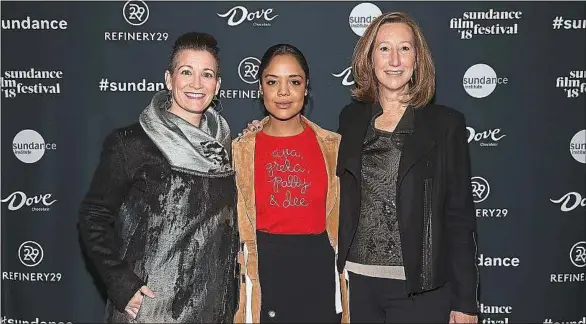 ??  ?? Amy Emmerich de Refinery29 (un sponsor), l’actrice Tessa Thompson et la directrice du festival Keri Putnam (de g. à d.) au brunch «Les femmes à Sundance».