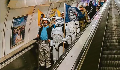  ?? Foto: Petr Topič, MAFRA ?? Fanoušky cosplay Praha poznala například při Dni Star Wars v květnu 2019 (na snímku). Nyní se sjeli na víkend na festival Comic-Con Prague do vysočanské­ho O2 universum.