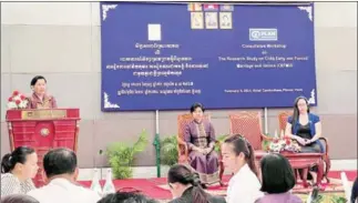  ?? INTERNATIO­NAL CAMBODIA PLAN ?? Plan Internatio­nal Cambodia (PIC) discuss a recent research report on human rights violations.