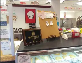  ?? ZACHARY SRNIS — THE MORNING JOURNAL ?? Little Devil Cupcakery in Amherst has won awards for its cupcakes including a 2019 Sweetest Bakery in Ohio award.