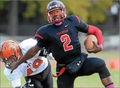  ?? TRENTONIAN FILE PHOTO ?? Trenton’s Donovan Ford is one of the quarterbac­ks who will be on the West team in the Sunshine Football Classic on June 29.