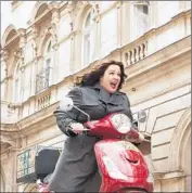  ?? Larry Horricks 20th Centur y Fox ?? MELISSA McCARTHY provides escapist humor while chasing an arms dealer in the comedy “Spy.”