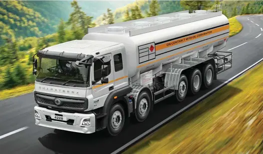  ??  ?? BharatBenz 4228R 34-kiloliter fullybuilt tanker.