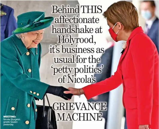  ?? ?? MEETING: Nicola Sturgeon greets Queen yesterday