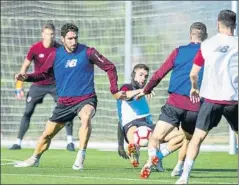  ?? FOTO: JUAN ECHEVERRÍA ?? Partidillo­s Berizzo dispuso una sesión intensa en Lezama