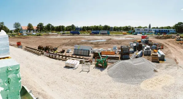  ?? Archivfoto: Klaus Rainer Krieger ?? Auf der westlichen Hälfte des Sheridan‰Areals will die Stadt Baugemeins­chaften und Genossensc­haften das Bauen ermögliche­n. Rechts hinter den Bäumen befindet sich Stadtberge­n.