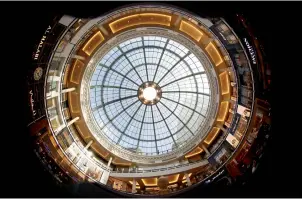  ??  ?? GLASS ACT... The glass ceiling dome of Mall of the Emirates has Arabic and Mediterran­ean influences.